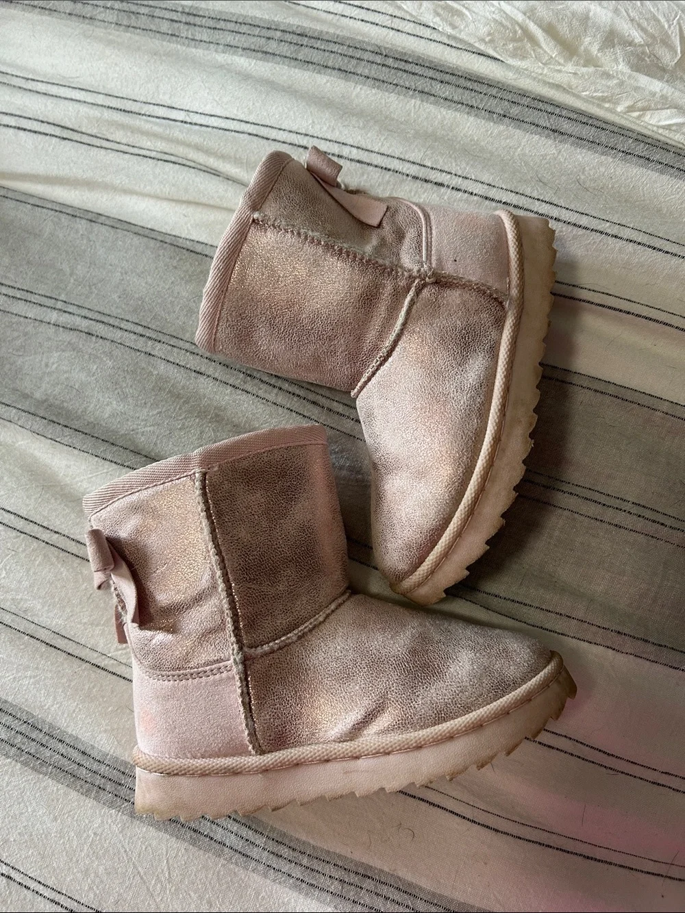 Lily & Dan Pink Suede Short Winter Boots with Bow 9/10